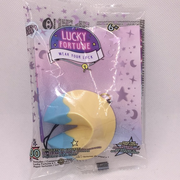 Lucky Fortune Wear Your Luck Mystery Pack New - Picture 9 of 9